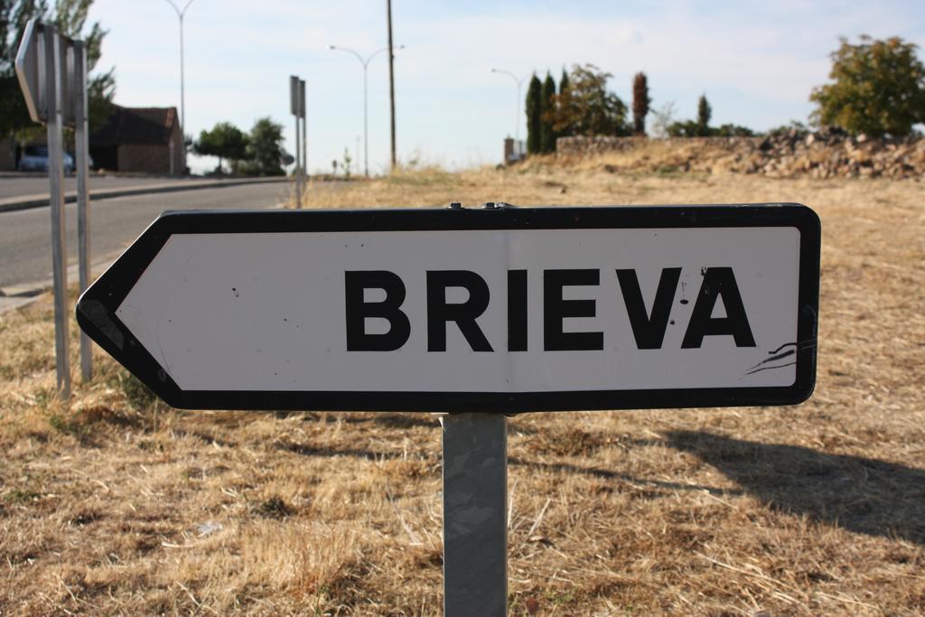 Casas De La Fuente Pensionat Brieva Exteriör bild